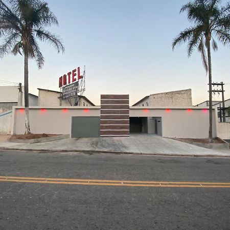 Light Motel - 24 Horas Гуарульюс Екстер'єр фото