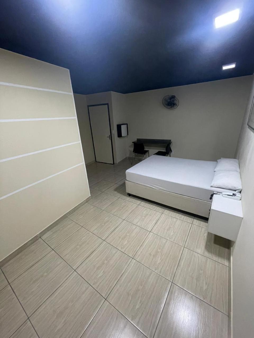 Light Motel - 24 Horas Гуарульюс Екстер'єр фото