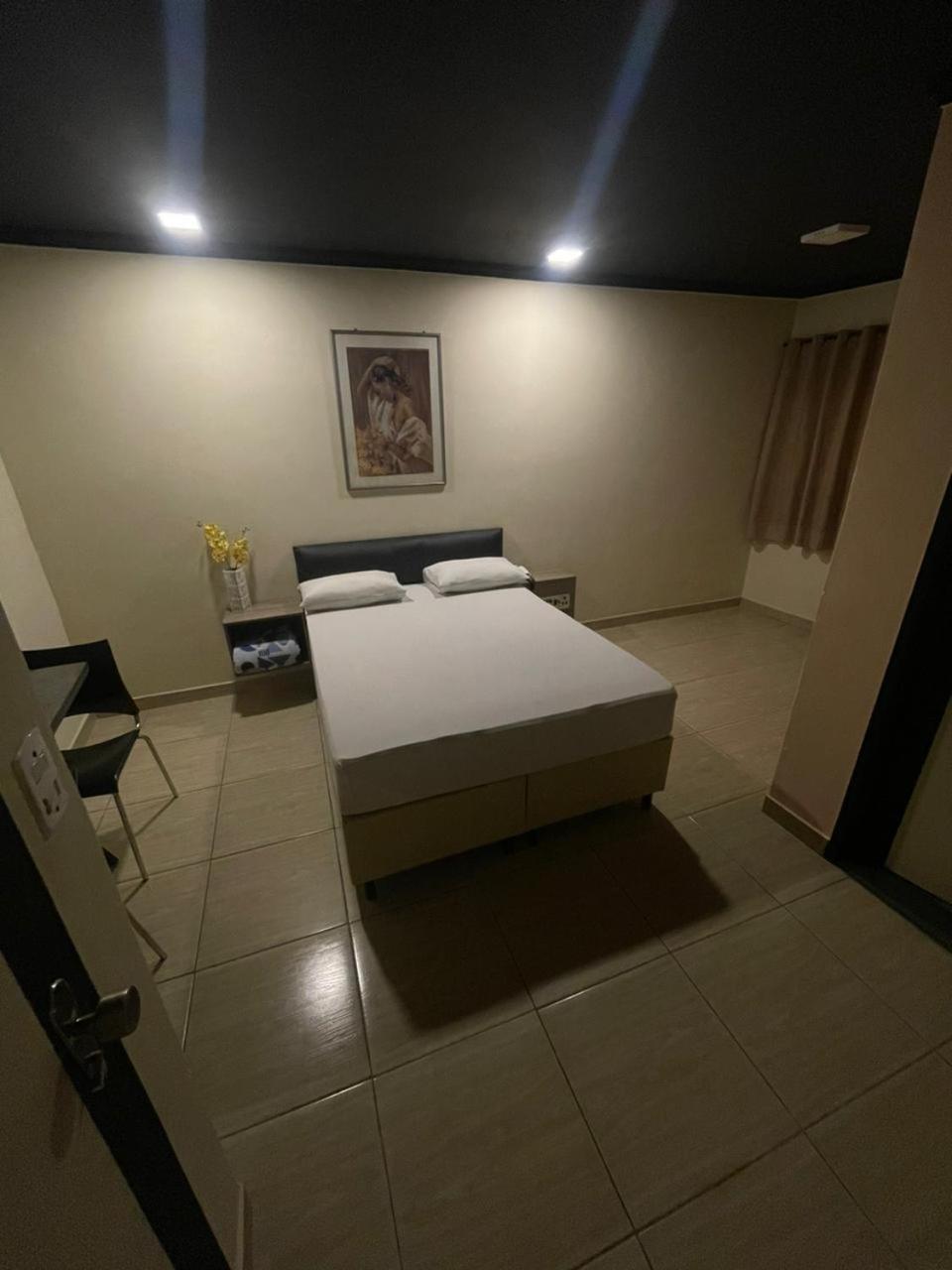 Light Motel - 24 Horas Гуарульюс Екстер'єр фото